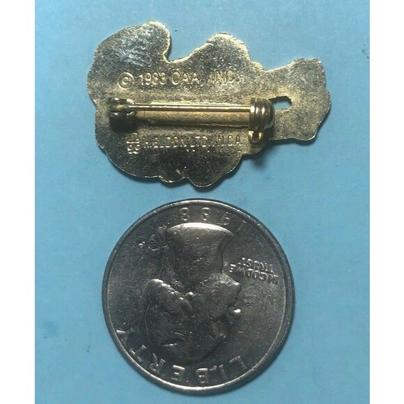 Pin & Medal- 1983 OAA - CPK Cabbage Patch Kid Clasp back Pin & Medal/Charm - Picture 3 of 4